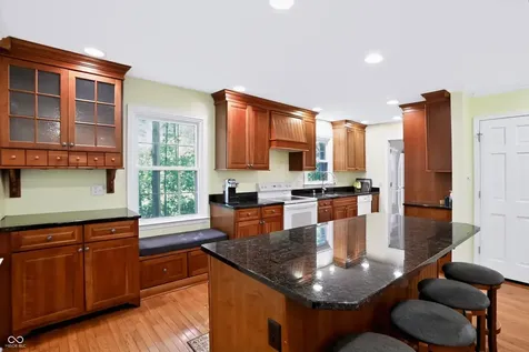 113 N White Horse Lane Fishers IN 46038