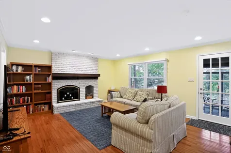 113 N White Horse Lane Fishers IN 46038