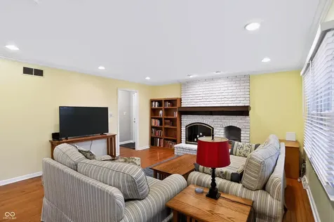 113 N White Horse Lane Fishers IN 46038