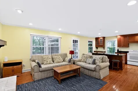 113 N White Horse Lane Fishers IN 46038