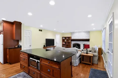 113 N White Horse Lane Fishers IN 46038