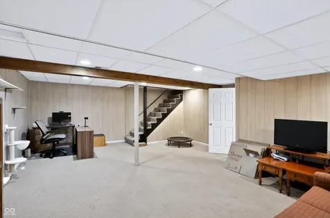 113 N White Horse Lane Fishers IN 46038