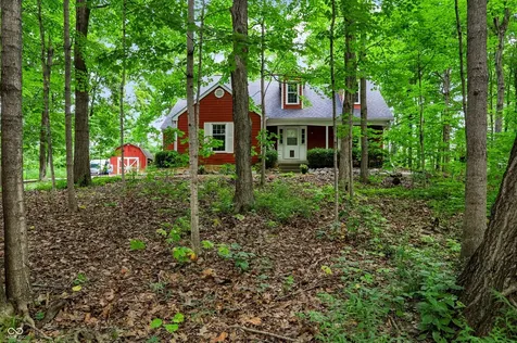 113 N White Horse Lane Fishers IN 46038