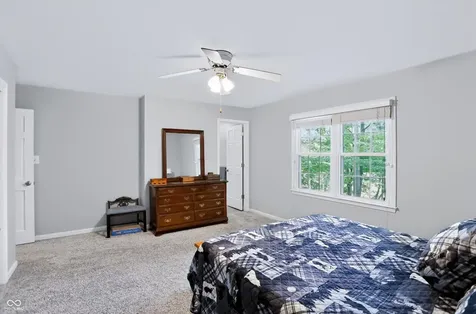 113 N White Horse Lane Fishers IN 46038