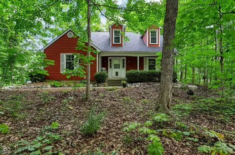 113 N White Horse Lane Fishers IN 46038