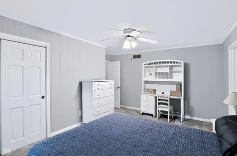 113 N White Horse Lane Fishers IN 46038