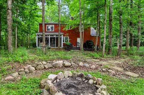 113 N White Horse Lane Fishers IN 46038