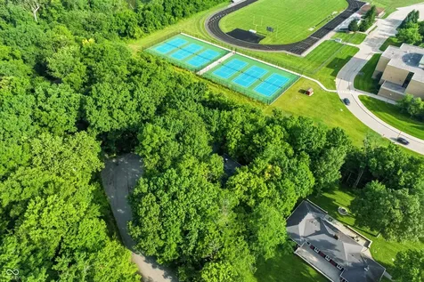 113 N White Horse Lane Fishers IN 46038