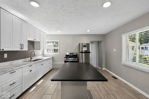 3301 Auburn Drive Indianapolis IN 46224
