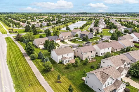 10573 Cobton Circle Noblesville IN 46060