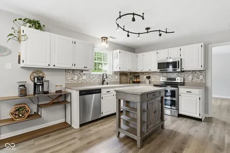 8252 Portside Avon IN 46123