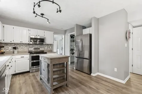 8252 Portside Avon IN 46123