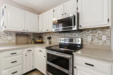 8252 Portside Avon IN 46123
