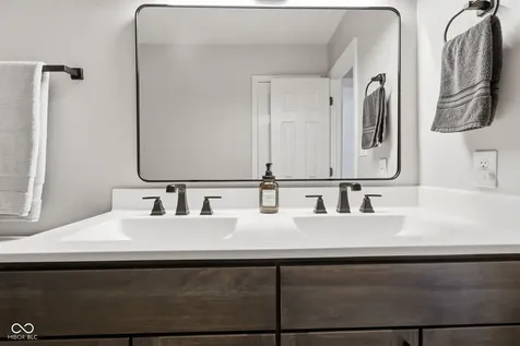 8252 Portside Avon IN 46123