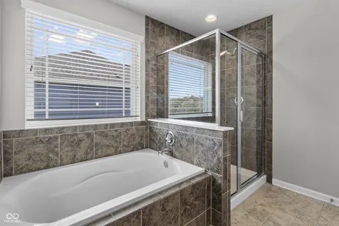 13824 Fieldcrest Drive Mccordsville IN 46055
