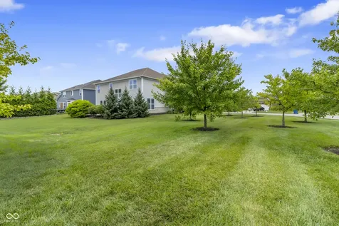 13824 Fieldcrest Drive Mccordsville IN 46055