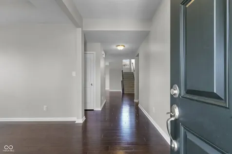 13824 Fieldcrest Drive Mccordsville IN 46055