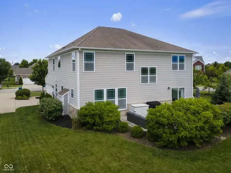 13824 Fieldcrest Drive Mccordsville IN 46055