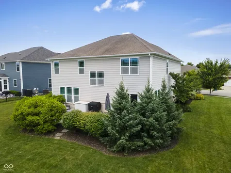 13824 Fieldcrest Drive Mccordsville IN 46055