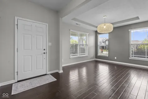 13824 Fieldcrest Drive Mccordsville IN 46055