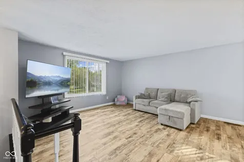 1217 Ridgepointe Drive Indianapolis IN 46234