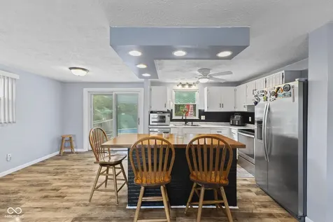 1217 Ridgepointe Drive Indianapolis IN 46234
