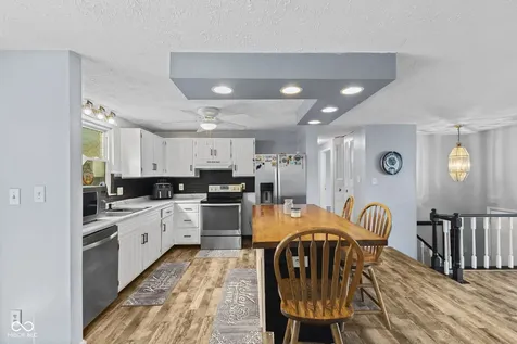 1217 Ridgepointe Drive Indianapolis IN 46234