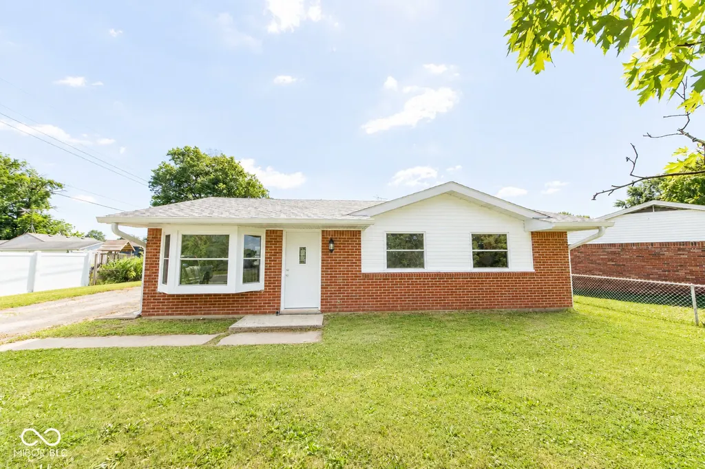 1215 N Gladstone Avenue Columbus IN 47201