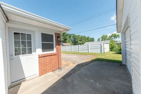 1215 N Gladstone Avenue Columbus IN 47201