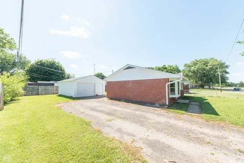 1215 N Gladstone Avenue Columbus IN 47201
