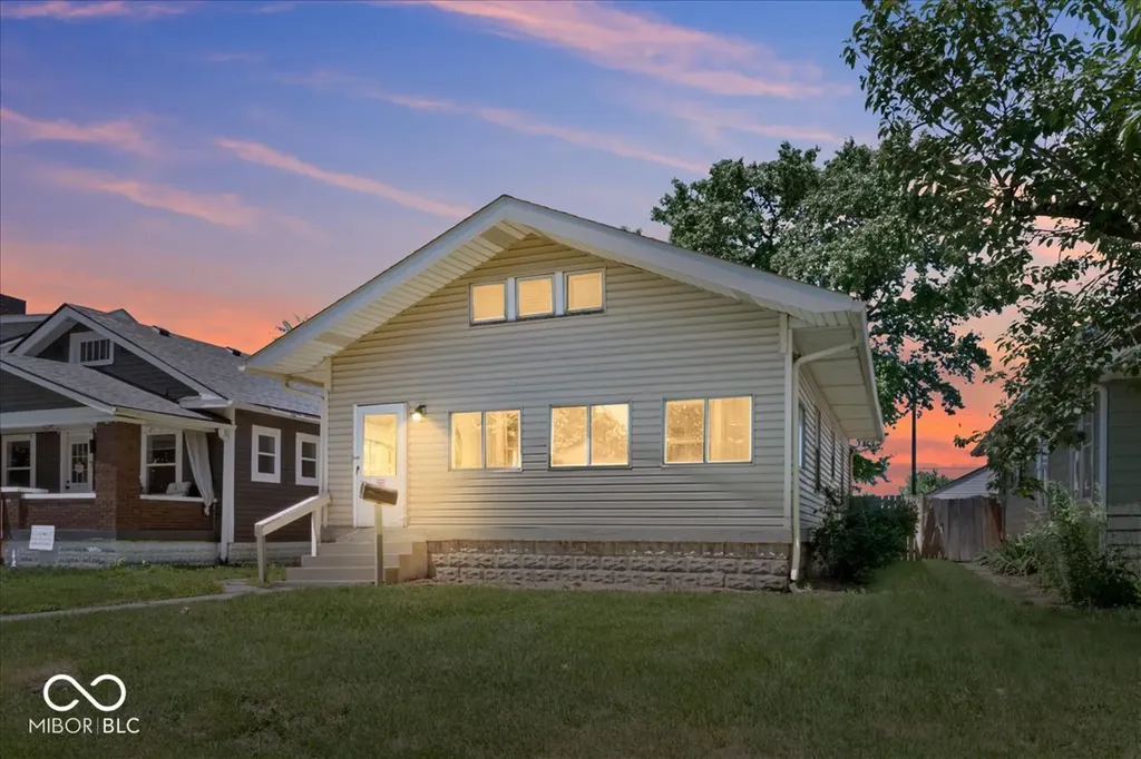 524 N Bradley Avenue Indianapolis IN 46201