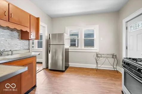 524 N Bradley Avenue Indianapolis IN 46201