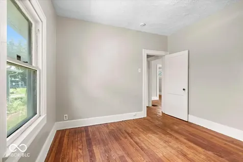 524 N Bradley Avenue Indianapolis IN 46201