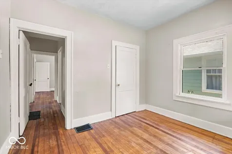 524 N Bradley Avenue Indianapolis IN 46201