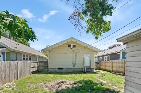 524 N Bradley Avenue Indianapolis IN 46201