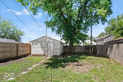 524 N Bradley Avenue Indianapolis IN 46201