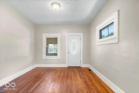 524 N Bradley Avenue Indianapolis IN 46201