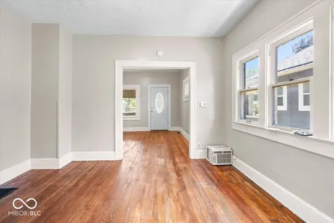 524 N Bradley Avenue Indianapolis IN 46201