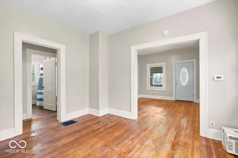 524 N Bradley Avenue Indianapolis IN 46201