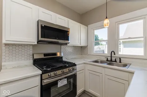1707 W 8th Street Anderson IN 46016