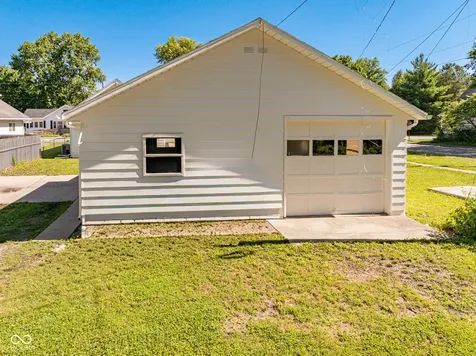 1707 W 8th Street Anderson IN 46016