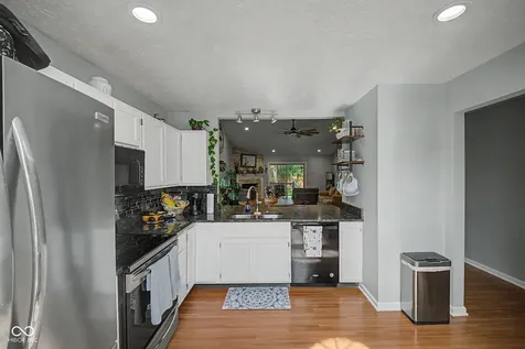 7244 Bradford Woods Way Indianapolis IN 46268