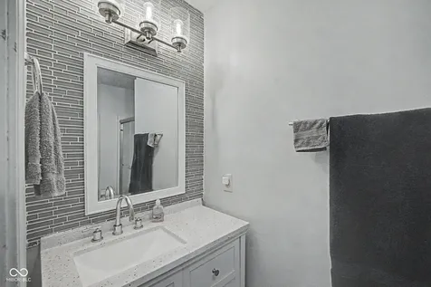 7244 Bradford Woods Way Indianapolis IN 46268