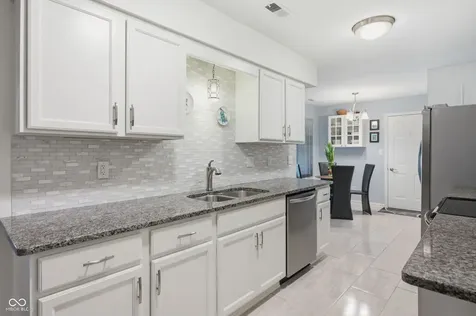 9278 Oak Run East Drive Indianapolis IN 46260