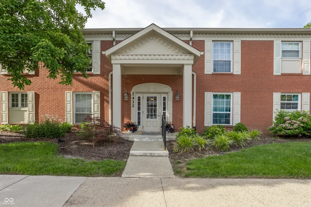 7432 Lions Head Drive Indianapolis IN 46260