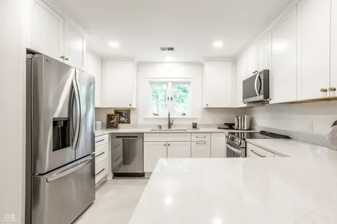 7432 Lions Head Drive Indianapolis IN 46260