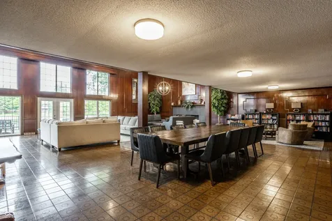 7432 Lions Head Drive Indianapolis IN 46260