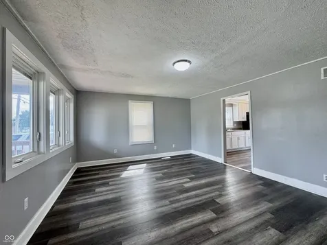 921 N Obrien Seymour IN 47274