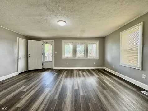 921 N Obrien Seymour IN 47274
