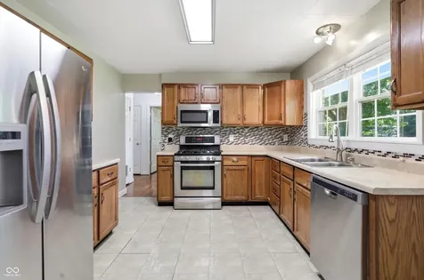 3504 Pinecrest Road Indianapolis IN 46234